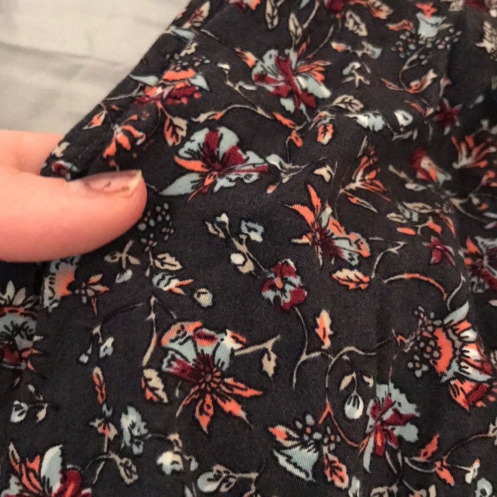 Tank top. - Picture 2 of 4